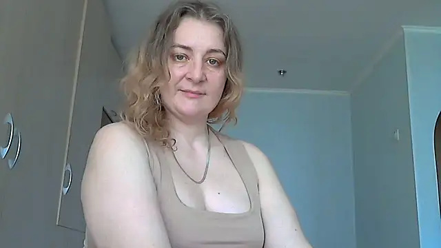 Snapshot of WriterInna44 chatting on March 2025 11:00:01 AM WriterInna44 online show from March 2025 11:00:01 AM