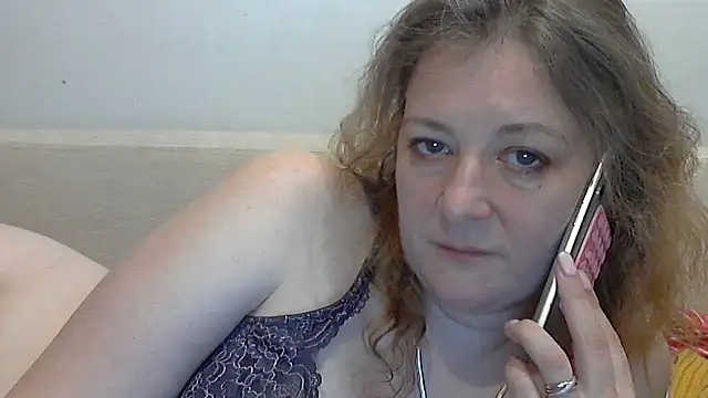 Snapshot of WriterInna44 chatting on February 2025 12:01:02 PM WriterInna44 online show from February 2025 12:01:02 PM