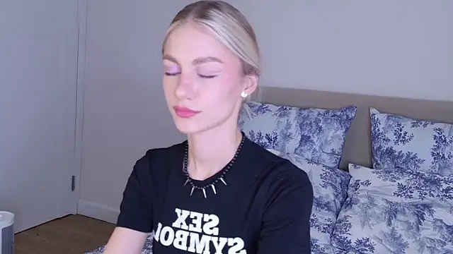 GabriellaOlsen online show from December 2025 01:38:02 PM