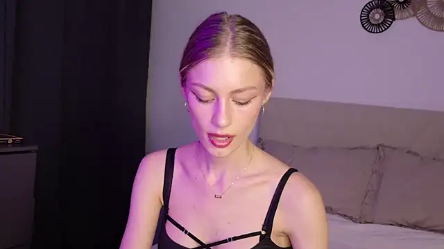 Snapshot of GabriellaOlsen chatting on June 2026 05:00:01 PM GabriellaOlsen online show from June 2026 05:00:01 PM