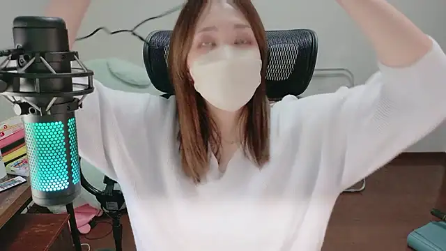 Snapshot of mio7635 chatting on July 2026 02:03:01 PM mio7635 online show from July 2026 02:03:01 PM