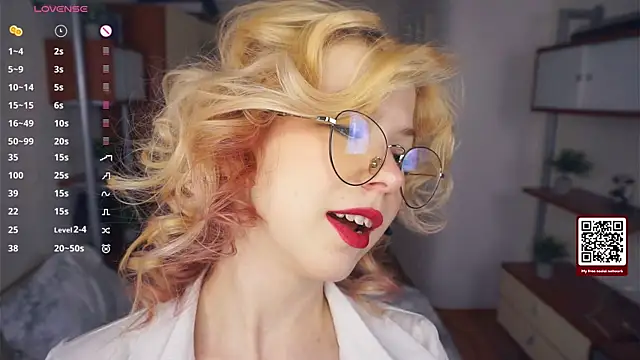 LynetHakes online show from December 2025 07:07:01 AM