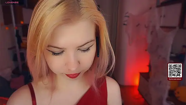 LynetHakes online show from November 2025 04:27:01 AM