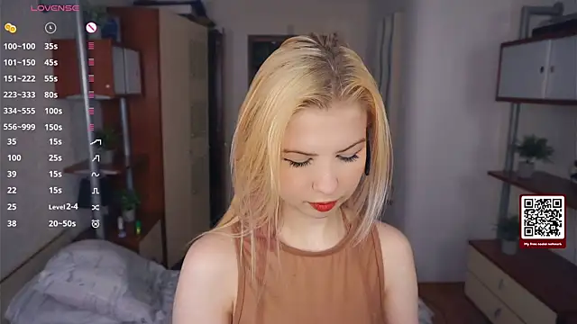 LynetHakes online show from December 2025 06:25:02 AM