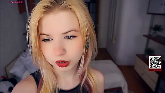 LynetHakes online show from November 2025 04:16:01 AM