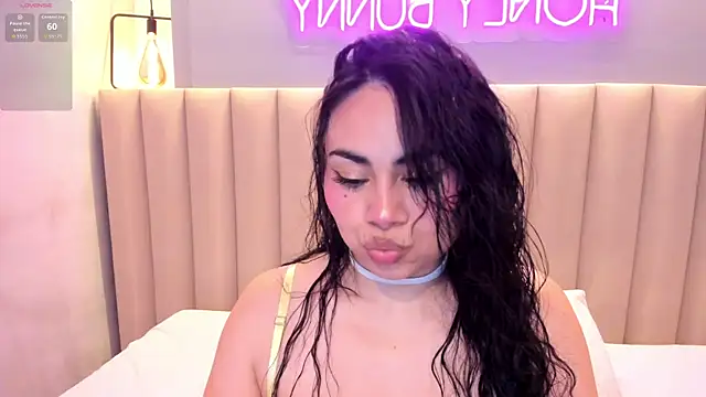 Naomymonroe  online show from January 2026 09:51:01 PM