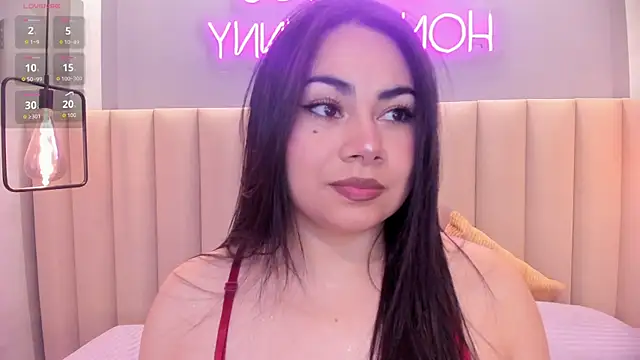 Snapshot of Naomymonroe_ chatting on June 2026 11:48:02 AM Naomymonroe online show from June 2026 11:48:02 AM