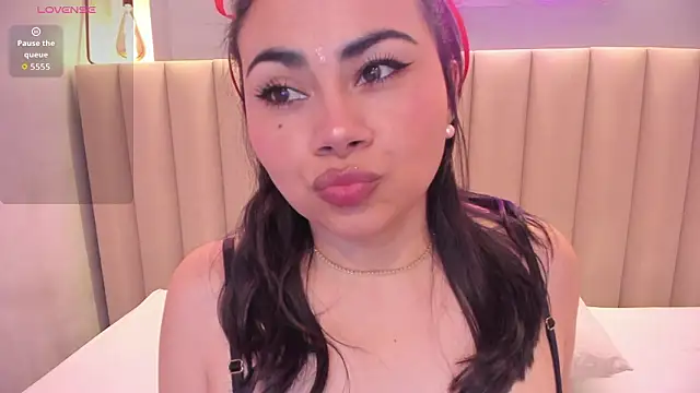 Naomymonroe  online show from March 2026 09:43:02 PM