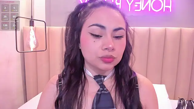 Naomymonroe  online show from November 2025 09:37:02 PM