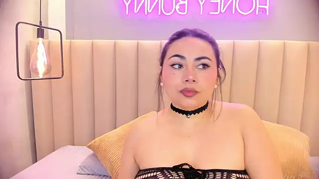 Naomymonroe  online show from May 2026 10:47:02 AM