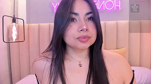Snapshot of Naomymonroe_ chatting on June 2026 10:54:01 AM Naomymonroe online show from June 2026 10:54:01 AM