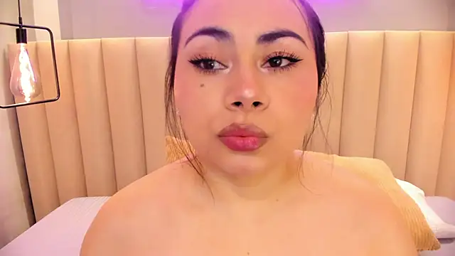 Naomymonroe  online show from May 2026 09:46:02 PM