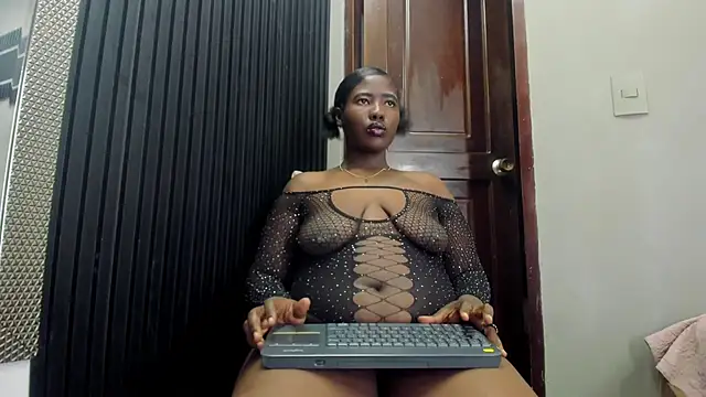 Snapshot of ebony_sofia69 chatting on March 2025 04:18:01 AM ebony sofia69 online show from March 2025 04:18:01 AM