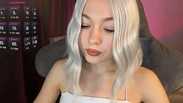 Snapshot of Ohmy_Nora_ chatting on June 2026 01:45:01 PM Ohmy Nora online show from June 2026 01:45:01 PM