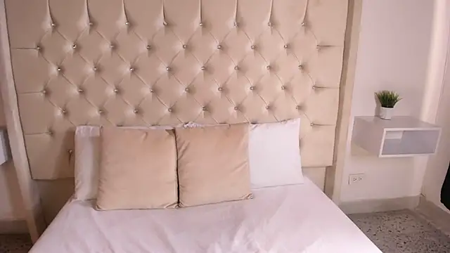 bella bloomg online show from March 2025 07:13:02 PM