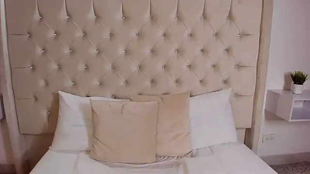 bella bloomg online show from March 2025 01:34:02 AM