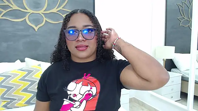 Snapshot of RoxieLewis chatting on February 2025 08:34:02 PM RoxieLewis online show from February 2025 08:34:02 PM