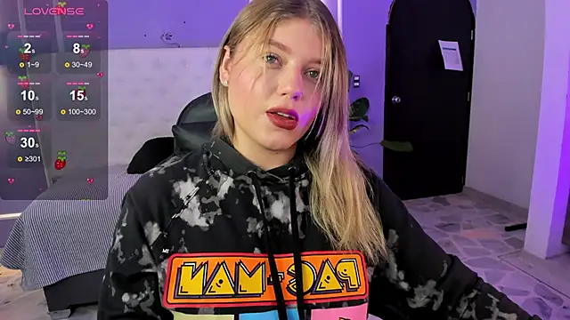 alaia greyy online show from December 2025 12:38:01 PM