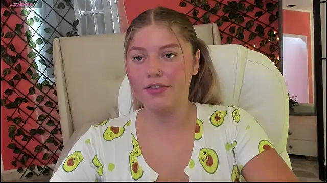 Snapshot of alaia_greyy chatting on May 2026 12:44:01 PM alaia greyy online show from May 2026 12:44:01 PM