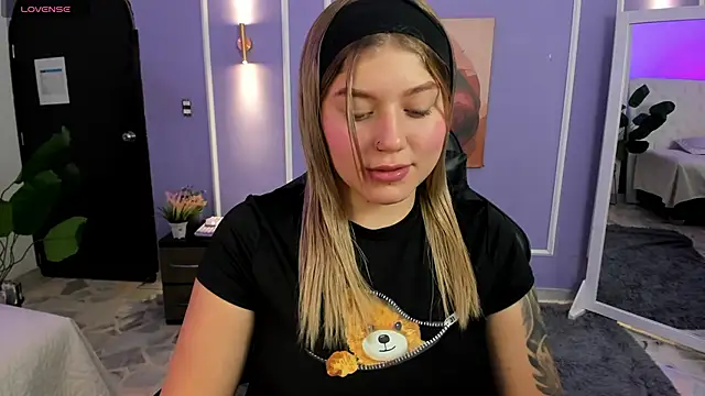 alaia greyy online show from November 2025 02:32:01 PM