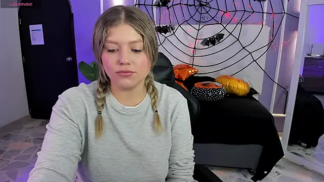 alaia greyy online show from November 2025 01:16:01 PM