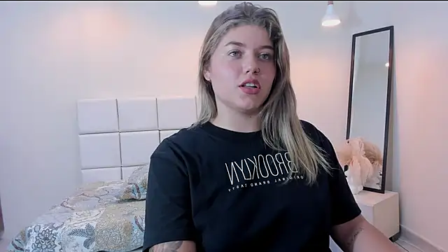 alaia greyy online show from April 2026 09:45:02 PM