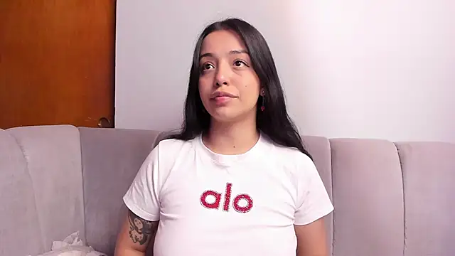 CAYLINCOLLINS online show from December 2025 03:22:01 AM