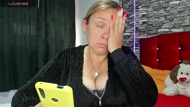 Isabella boom online show from March 2025 12:28:01 PM