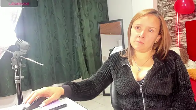 Isabella boom online show from February 2025 09:24:01 AM