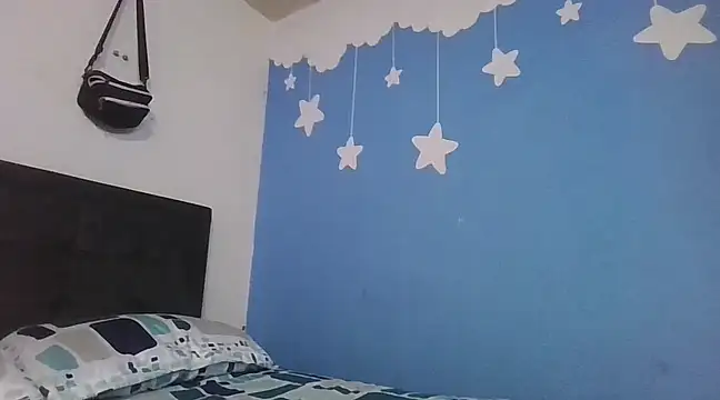 Isabella boom online show from February 2025 05:20:01 PM
