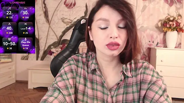 Snapshot of BritneyBarker chatting on November 2025 01:22:01 AM BritneyBarker online show from November 2025 01:22:01 AM