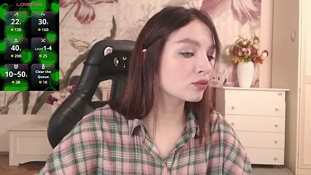 Snapshot of BritneyBarker chatting on November 2025 02:16:02 AM BritneyBarker online show from November 2025 02:16:02 AM