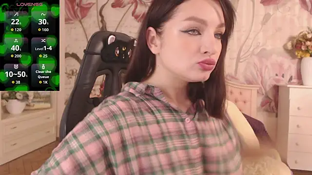 BritneyBarker online show from September 2025 04:06:01 AM