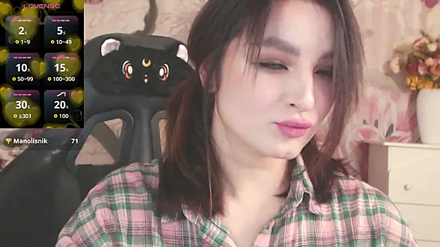 Snapshot of BritneyBarker chatting on November 2025 09:15:01 PM BritneyBarker online show from November 2025 09:15:01 PM