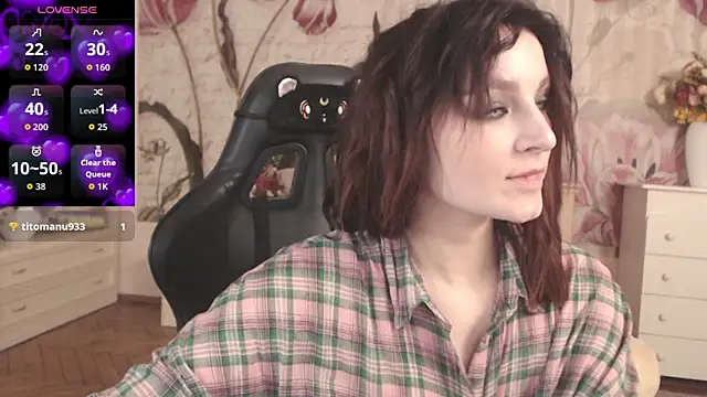 Snapshot of BritneyBarker chatting on November 2025 02:44:02 AM BritneyBarker online show from November 2025 02:44:02 AM