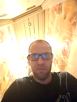 Snapshot of MaxDevilWhite chatting on September 2025 04:06:02 PM MaxDevilWhite online show from September 2025 04:06:02 PM