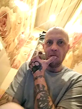 Snapshot of MaxDevilWhite chatting on November 2025 08:47:02 PM MaxDevilWhite online show from November 2025 08:47:02 PM