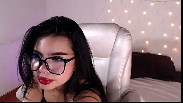 saray  jones online show from March 2025 01:08:01 PM