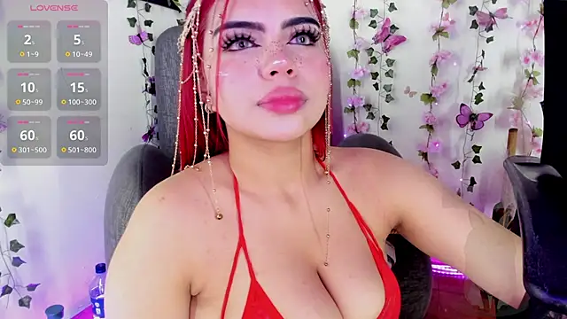 Snapshot of saray__jones chatting on May 2026 05:27:02 PM saray jones online show from May 2026 05:27:02 PM