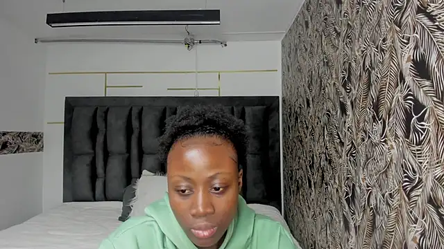 Sara Naugty online show from November 2025 08:09:02 PM