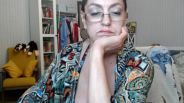 Snapshot of Soffya_Soy chatting on June 2026 02:44:02 PM Soffya Soy online show from June 2026 02:44:02 PM