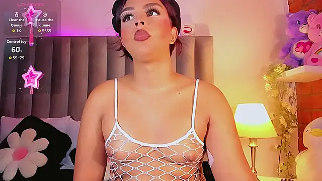 Snapshot of CamiiGarcia chatting on October 2025 07:48:02 PM CamiiGarcia online show from October 2025 07:48:02 PM