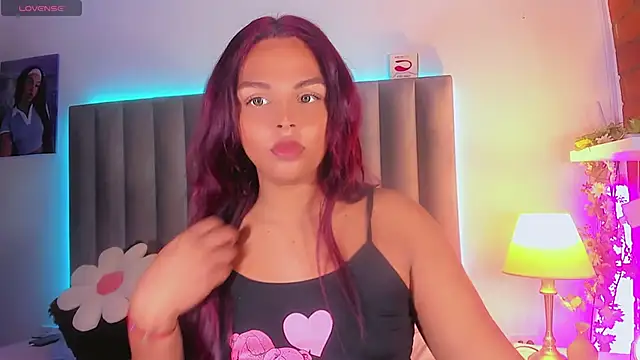 Snapshot of CamiiGarcia chatting on November 2025 08:24:01 PM CamiiGarcia online show from November 2025 08:24:01 PM