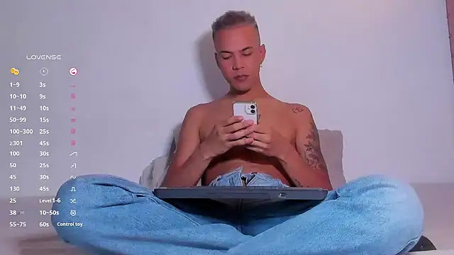 Jeremmy Love online show from April 2026 08:32:01 PM