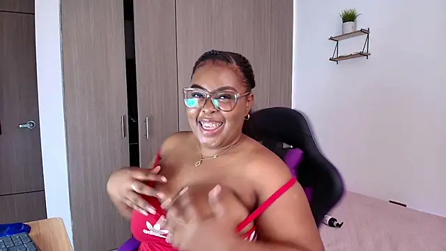 Snapshot of Maissa_Williams chatting on February 2025 08:08:02 PM Maissa Williams online show from February 2025 08:08:02 PM