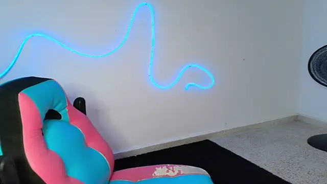 gisell363472 online show from November 2025 12:26:02 AM