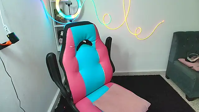 gisell363472 online show from December 2025 08:04:02 PM