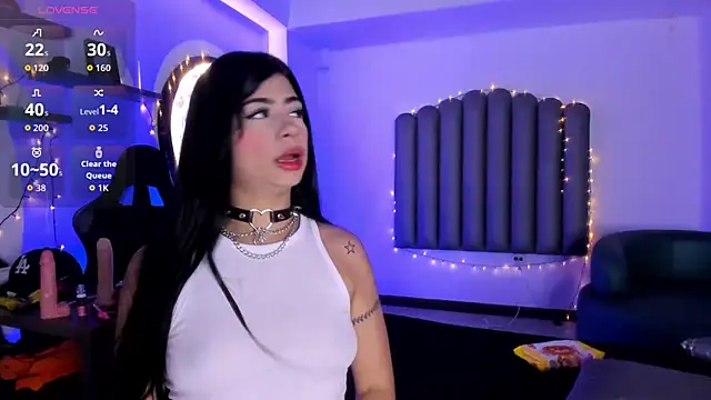 Martshall09 online show from December 2025 08:58:02 PM