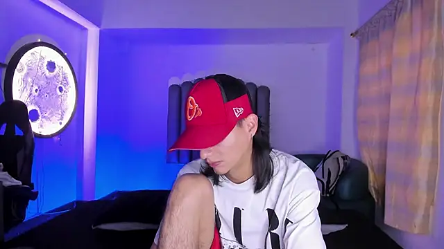 Martshall09 online show from November 2025 08:31:01 PM