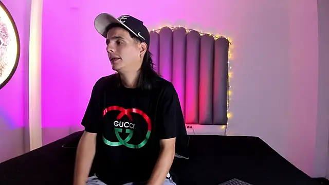 Martshall09 online show from November 2025 10:58:01 PM